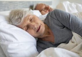 Dealing-with-Sleep-Disorders-in-Seniors-1